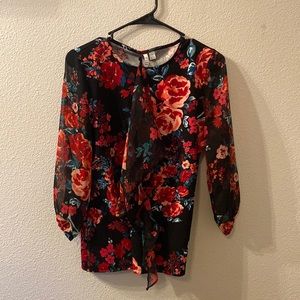 NWOT Elle floral blouse size small with head scarf